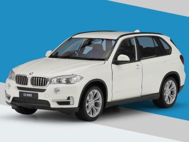 1:24 BMW X5 White Off-Road Car
