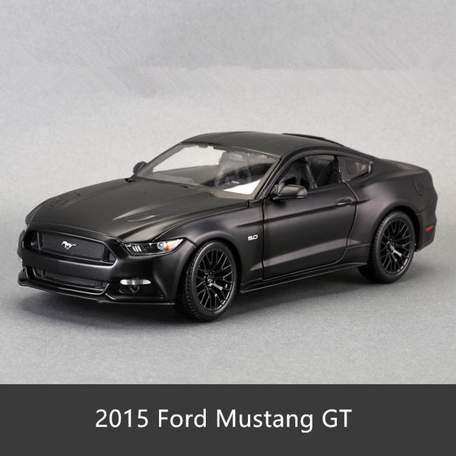 1:18 Ford Mustang GT sports car