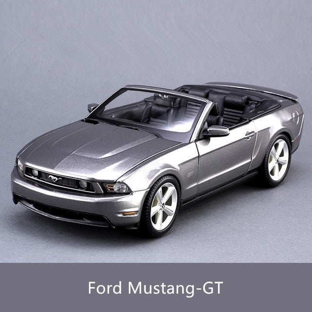 1:18 Ford Mustang GT sports car