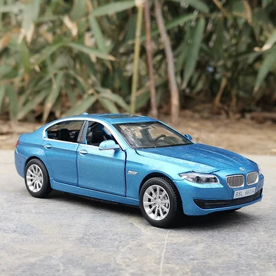 1:32 BMW 5 Series 535i Alloy Car Model Diecast Metal Toy Vehicles Car Model High Simulation Sound Light Collection Gift