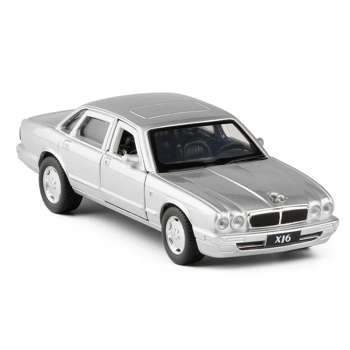 1:36 Jaguar XJ6 Alloy Car Model Diecast Metal Toy Classic Vehicles Car Model High Simulation Collection Pull Back Childrens Gift