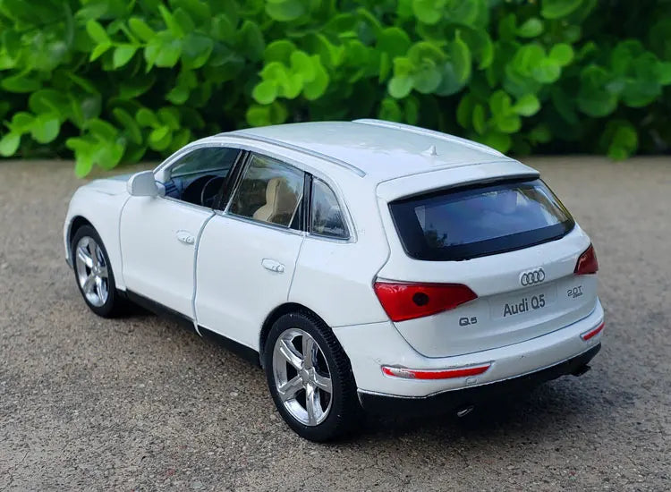 1/32 Audi Q5 SUV