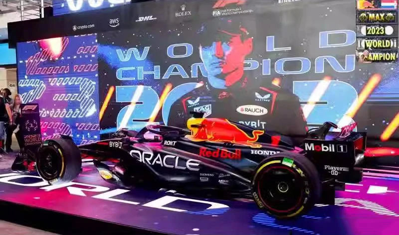 New Bburago 1:43 F1 RB19 Las Vegas GP Helmet Dust Cover Red Bull Racing RB19 #1 Max Verstappen #11 Sergio Perez  Formula Racing