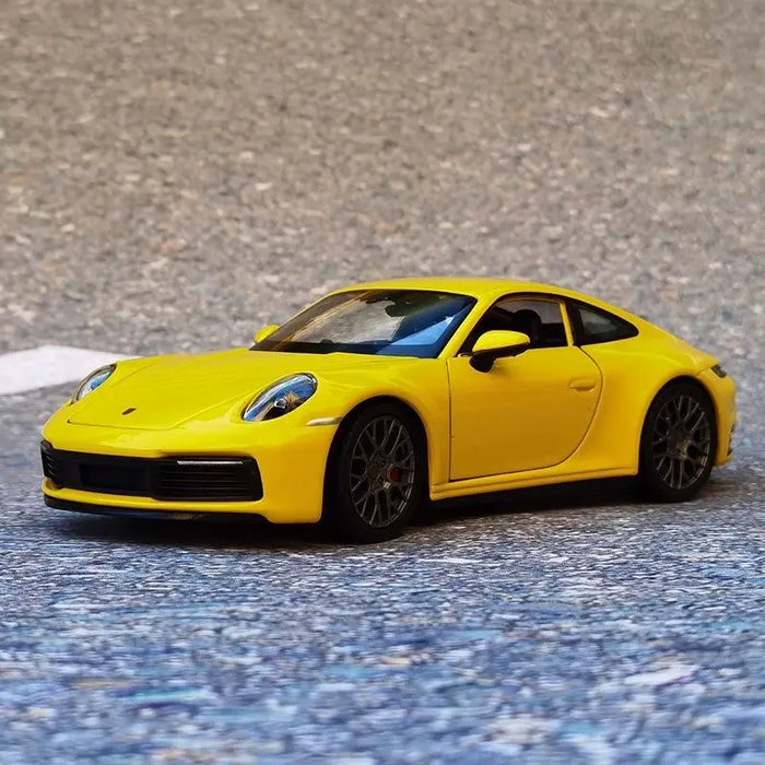 1:24 Porsche 911 Carrera 4S Coupe