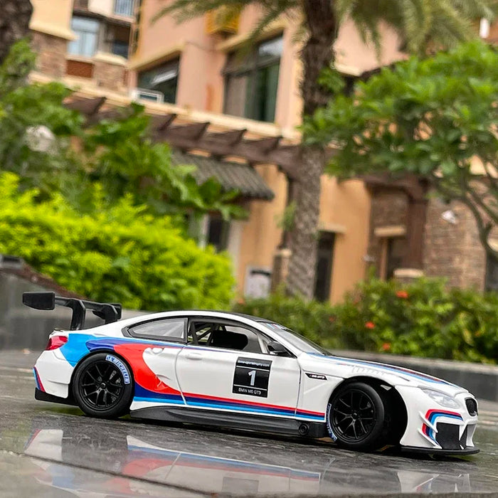 1:24 BMW M6 GT3 Le Mans Alloy Racing Car Model Diecasts Metal Toy Sports Car Model Simulation Sound Light Collection Gift F122