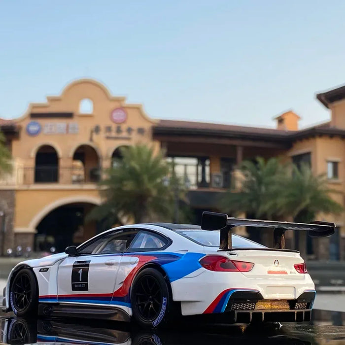 1:24 BMW M6 GT3 Le Mans Alloy Racing Car Model Diecasts Metal Toy Sports Car Model Simulation Sound Light Collection Gift F122