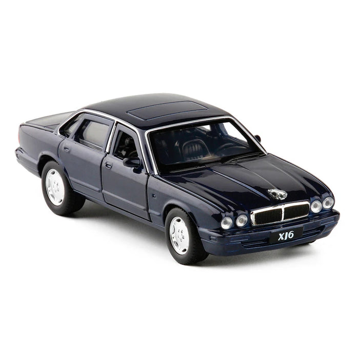 1:36 Jaguar XJ6 Alloy Car Model Diecast Metal Toy Classic Vehicles Car Model High Simulation Collection Pull Back Childrens Gift