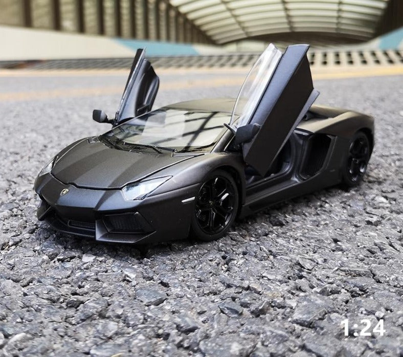 1:24 Lamborghini Sports Car