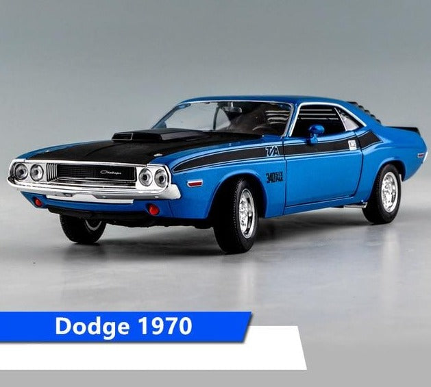 1:24 Dodge Challenger Car