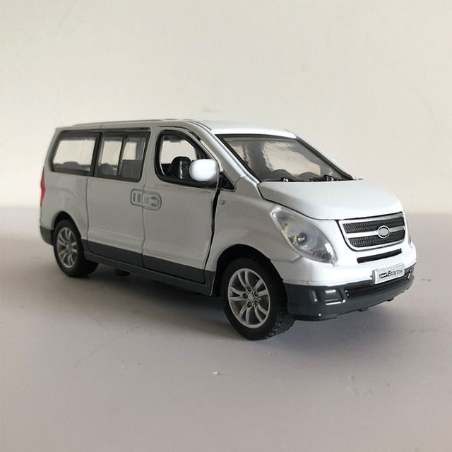 1:38 Hyundai Starex Car Model